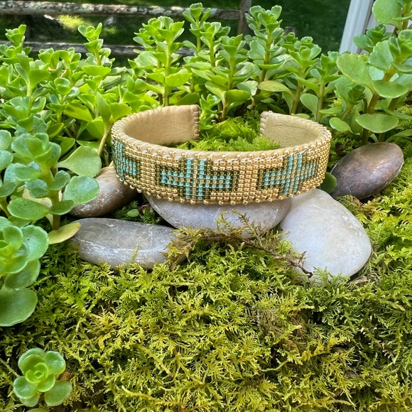 Etkie Beaded Cuff. Small Torian - Picture 2 of 6